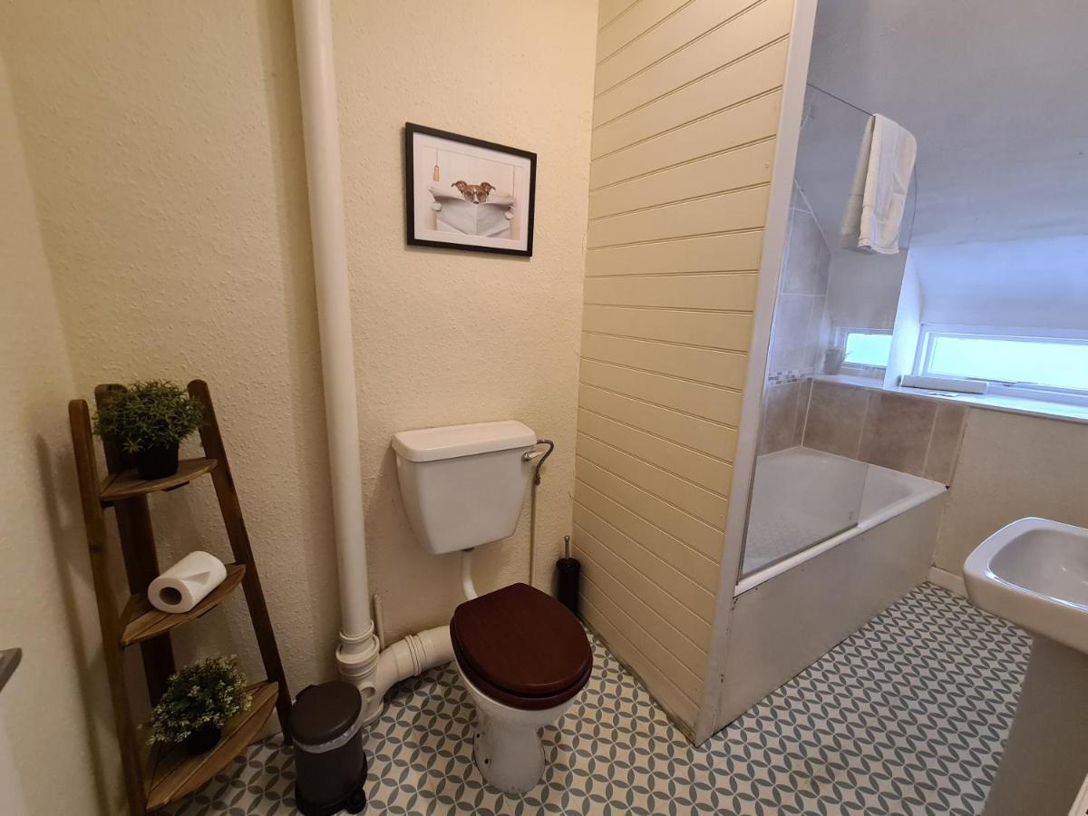 Ty Morgan'S Apartments Rhayader Ngoại thất bức ảnh