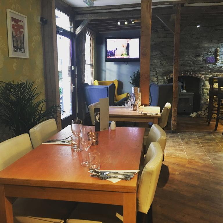 Ty Morgan'S Apartments Rhayader Ngoại thất bức ảnh