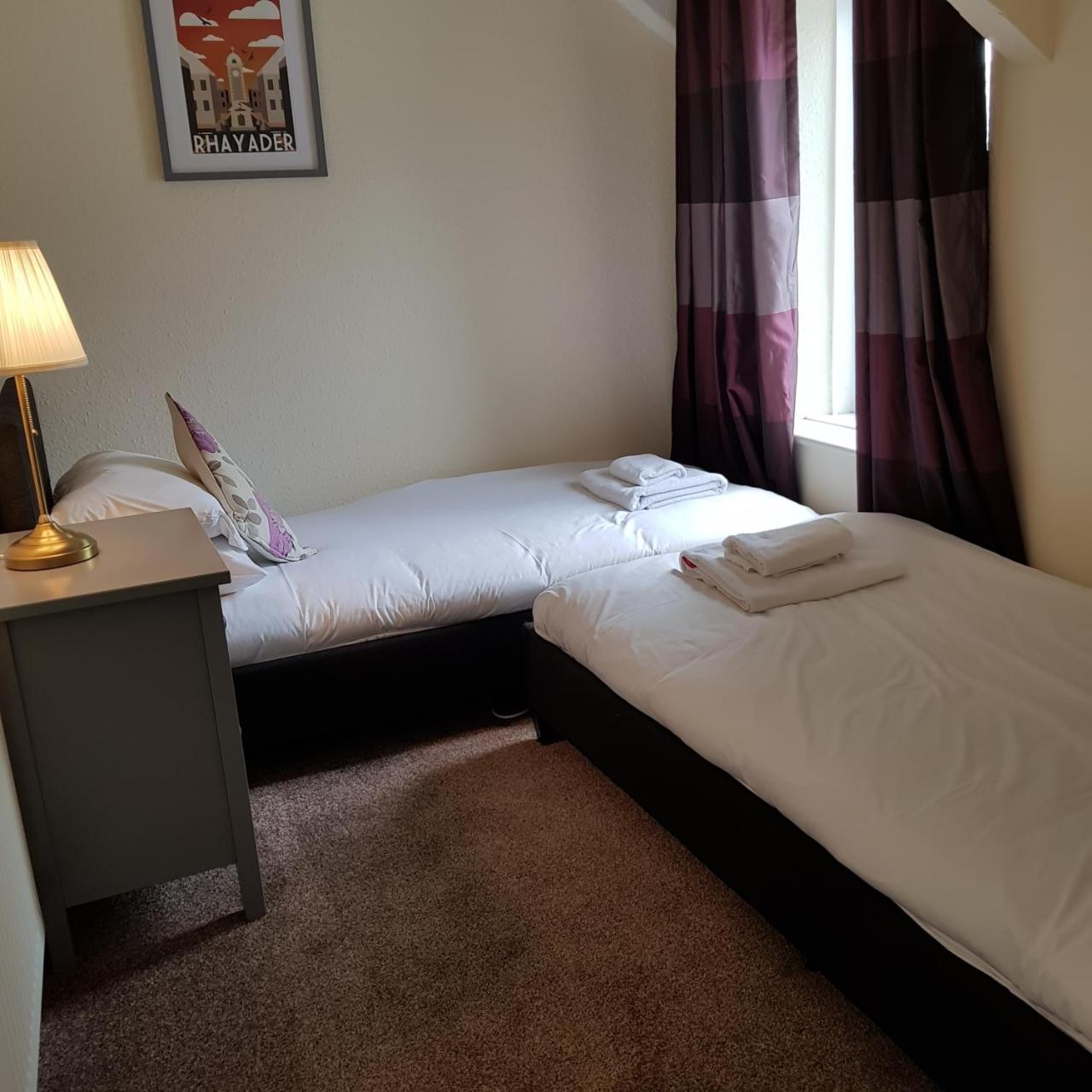 Ty Morgan'S Apartments Rhayader Ngoại thất bức ảnh
